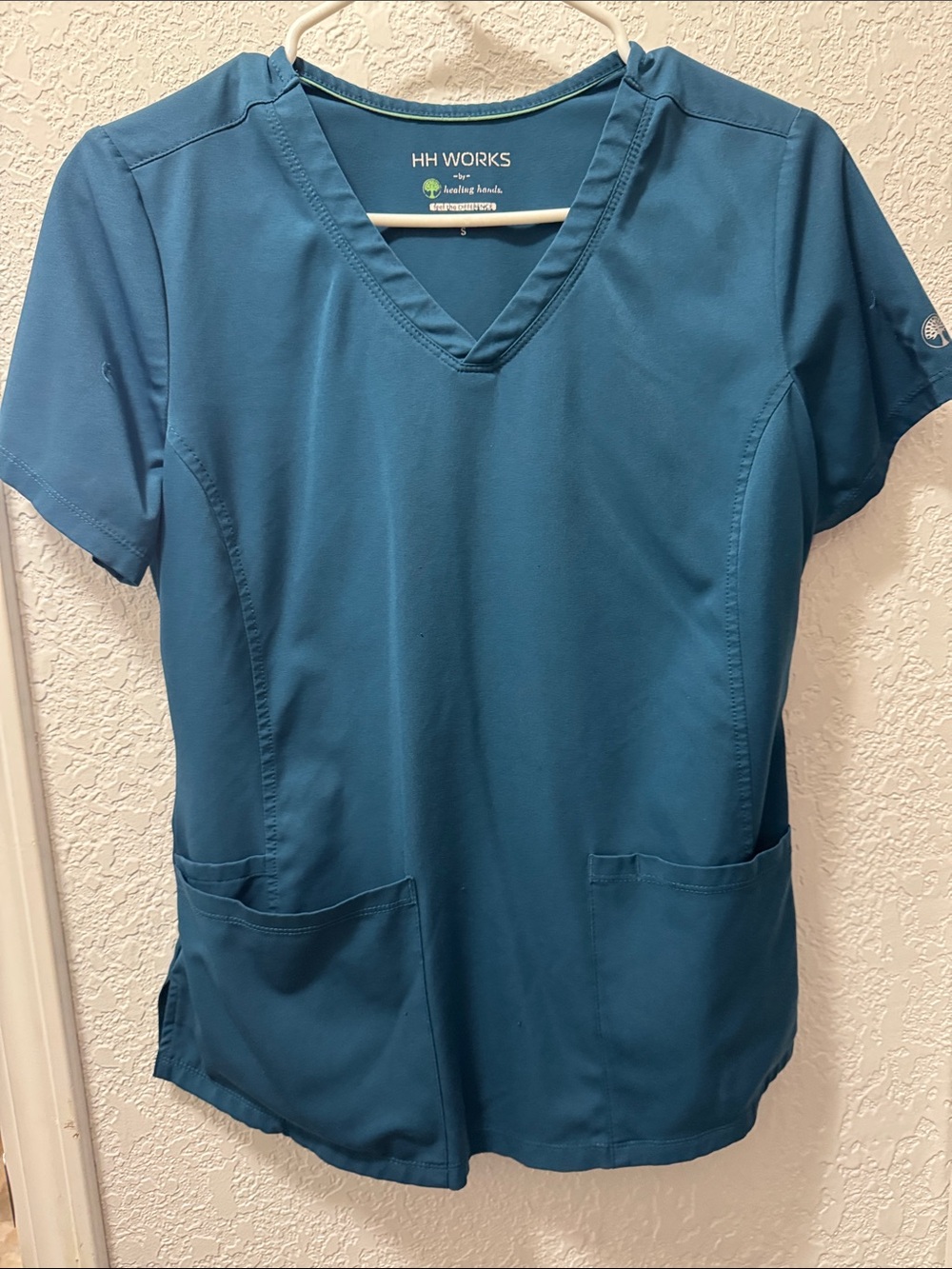 Healing Hands Women's V-Neck Scrub Set in Teal